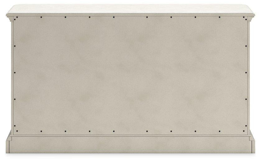 Arlendyne Dining Server