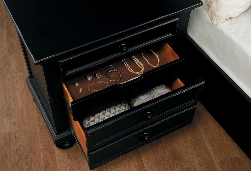 Laurelin 3 Drawer Nightstand in Black 1714BK-4 - Home Discount Furniture - NJ-linden